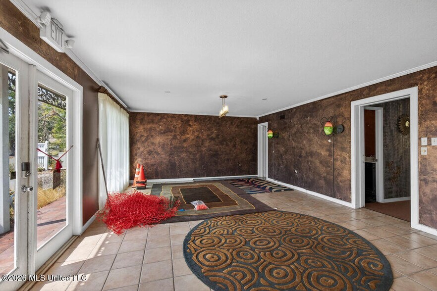 More Photos Of 2005 Government St, Ocean Springs Flex For Lease