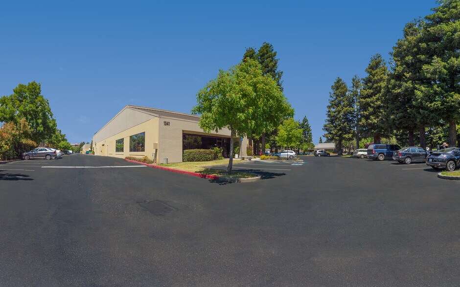More Photos Of 1341-1353 Redwood Way, Petaluma Flex For Lease