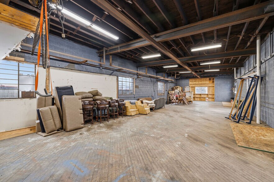 More Photos Of 2722 Pine Ave, Niagara Falls Storefront Retail Residential For Sale