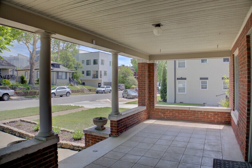More Photos Of 1404 S Quaker Ave, Tulsa Office For Sale