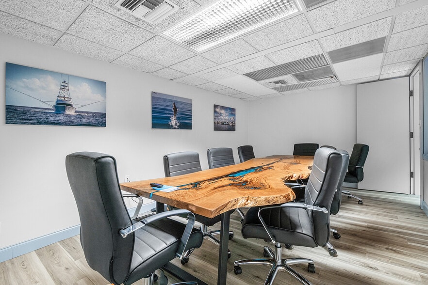 More Photos Of 112-120 US Highway 1, Tequesta Medical For Sale