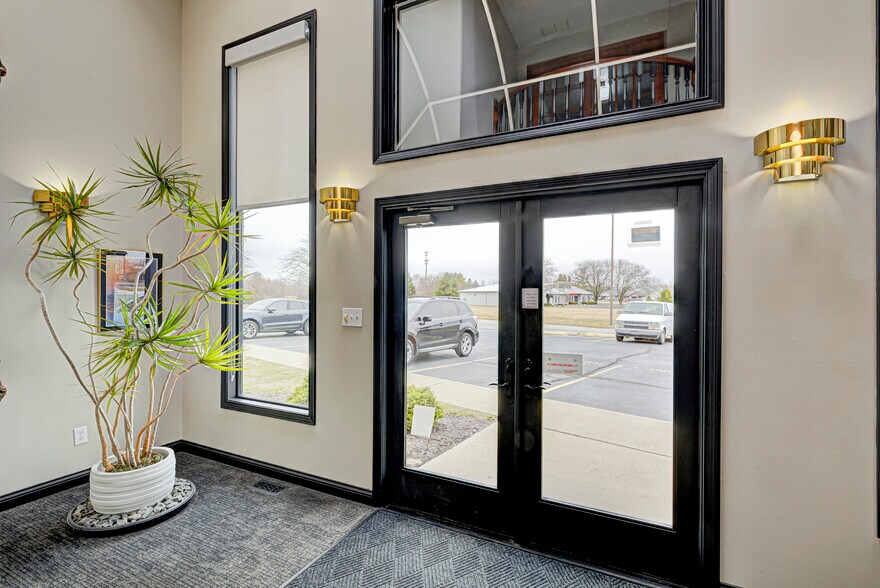 More Photos Of 4582 Northwest Plaza West Dr, Zionsville Office For Lease