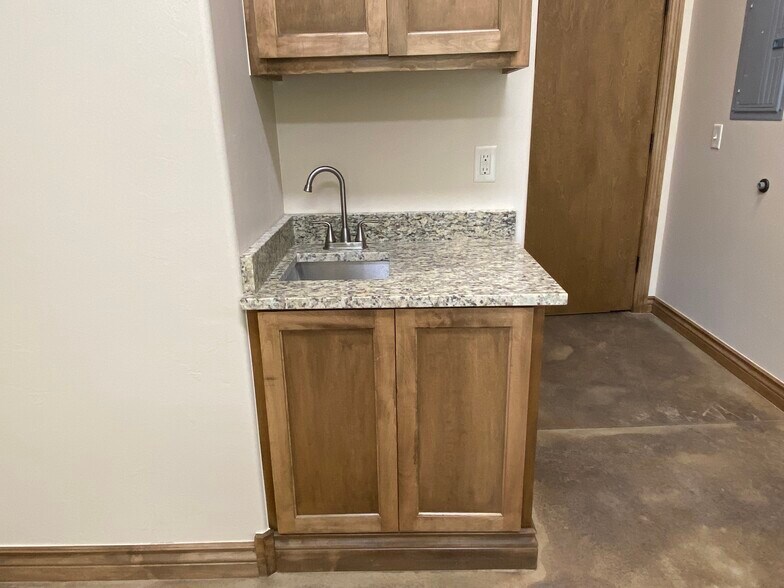 More Photos Of 5706 NW 130th St, Oklahoma City Office For Lease