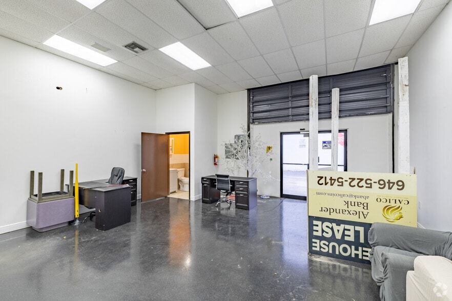 More Photos Of 4200-4250 NW 72nd Ave, Miami Warehouse For Lease