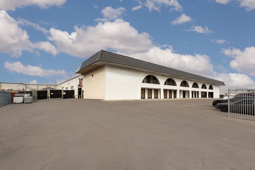 More Photos Of 5325 S Valley View Blvd, Las Vegas Warehouse For Lease