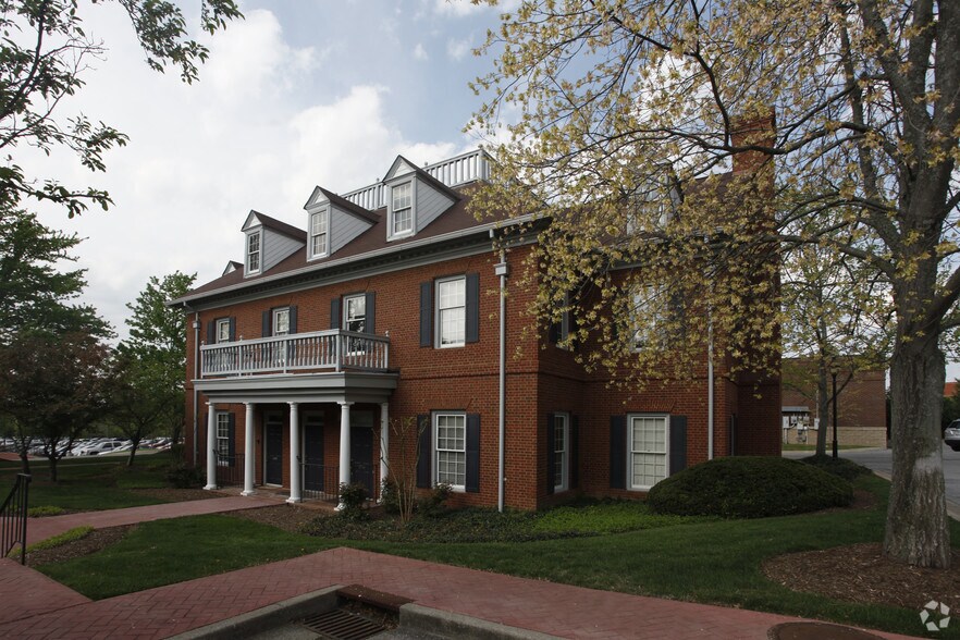 More Photos Of 5050 Thoroughbred Ln, Brentwood Office For Lease