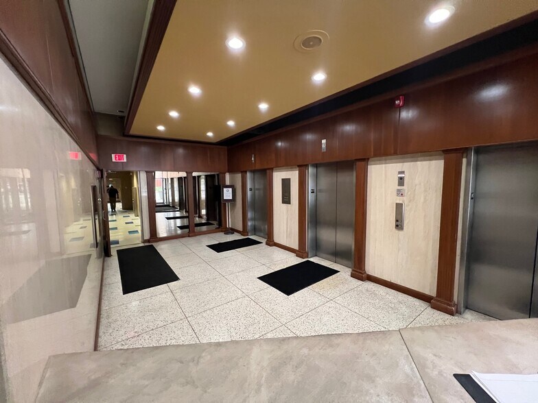 More Photos Of 33 W 1st St, Dayton Office For Lease