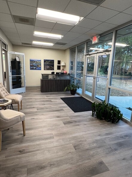 More Photos Of 4425 Belle Oaks Dr, North Charleston Light Distribution For Sale