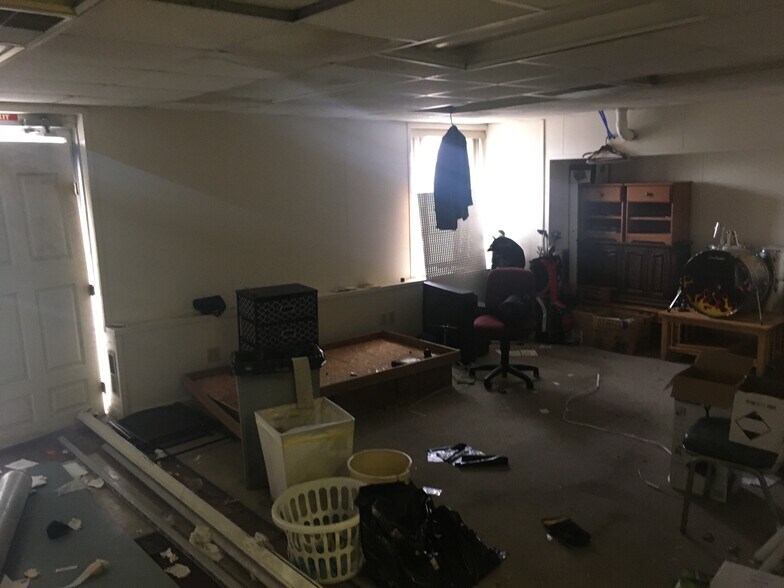 More Photos Of 3126 7th Ave, Charleston General Retail For Sale