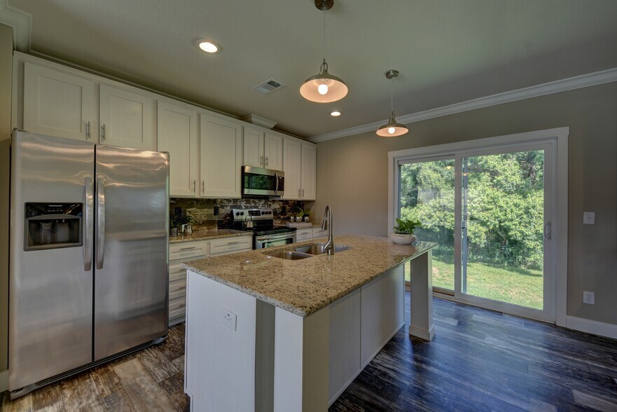 More Photos Of 1610 County Road 253, Weimar Trailer Camper Park For Sale