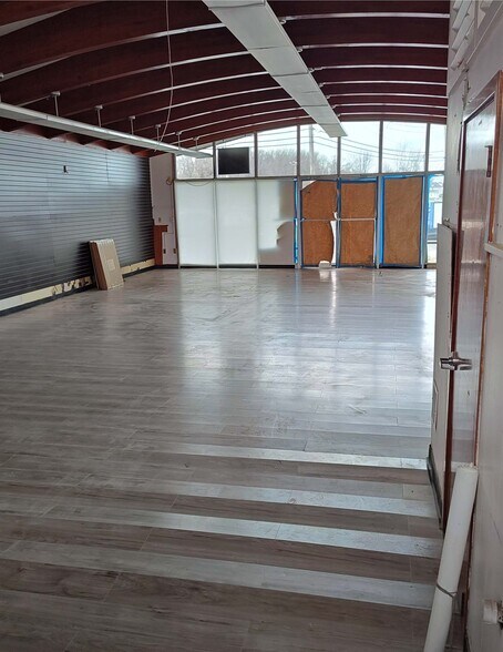 More Photos Of 1 Bayshore Plz, Atlantic Highlands Bank For Lease