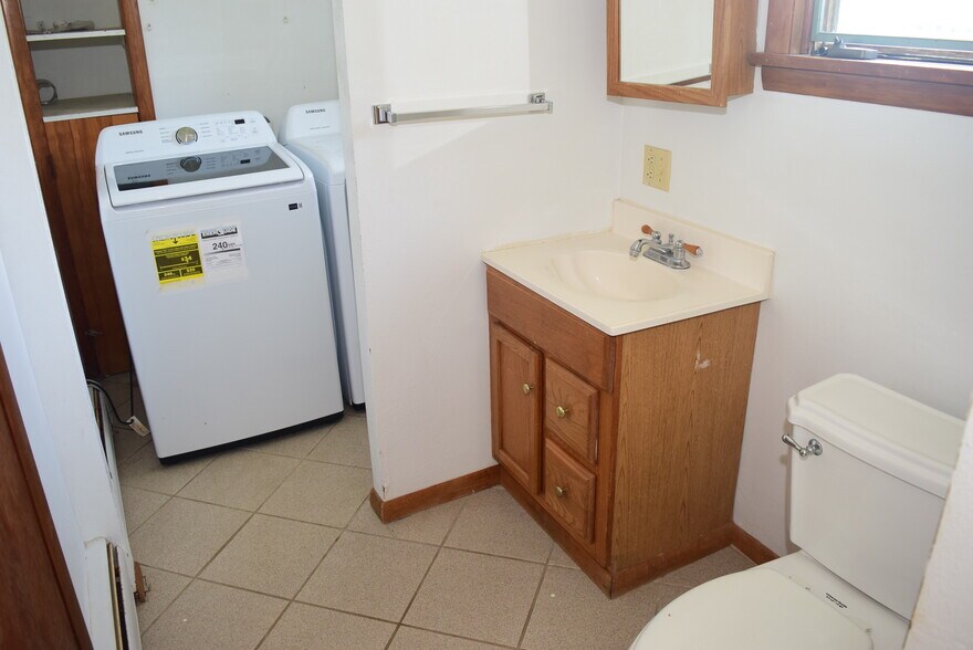 More Photos Of 2013 General Potter Hwy, Centre Hall Showroom For Sale