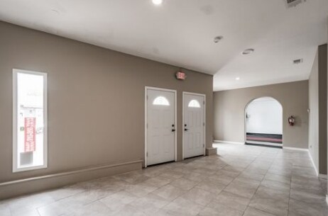 More Photos Of 220 E Texas Ave, Baytown Freestanding For Sale