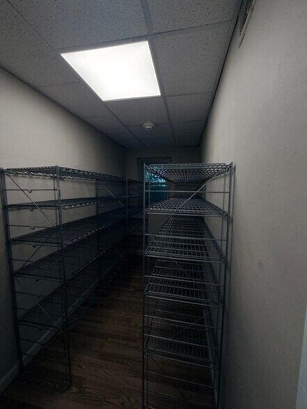 More Photos Of 2114-2118 Broadway Ave, Pittsburgh Storefront Retail Office For Lease