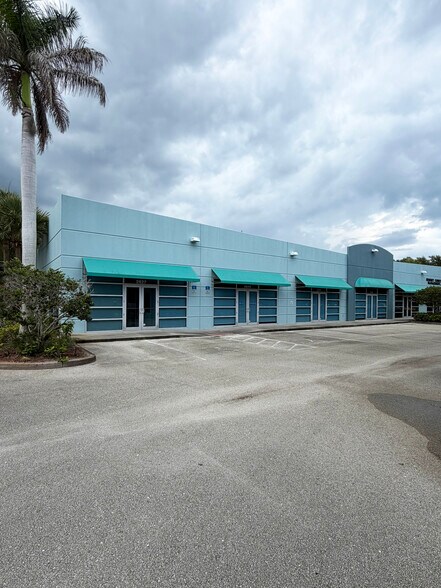 More Photos Of 2801 Flight Safety Dr, Vero Beach Service For Lease