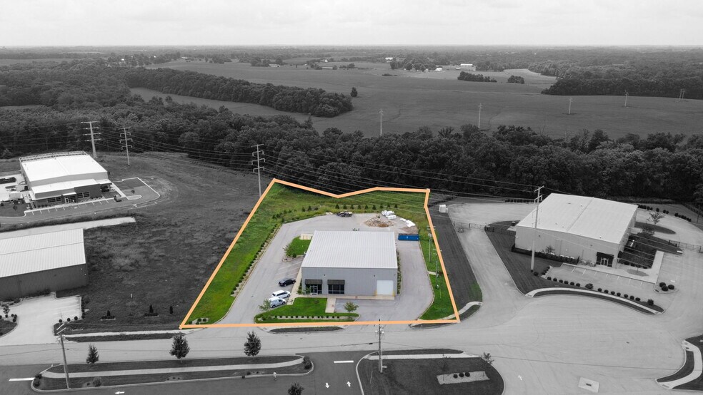 Primary Photo Of 311 Corporate Dr, Shelbyville Warehouse For Sale