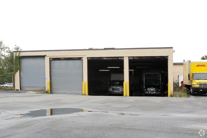 More Photos Of 405 Blair Rd, Avenel Warehouse For Lease