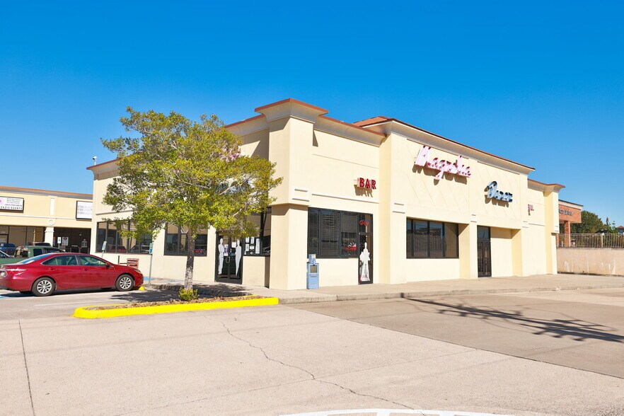 More Photos Of 19786 Highway 105 W, Montgomery Storefront For Sale