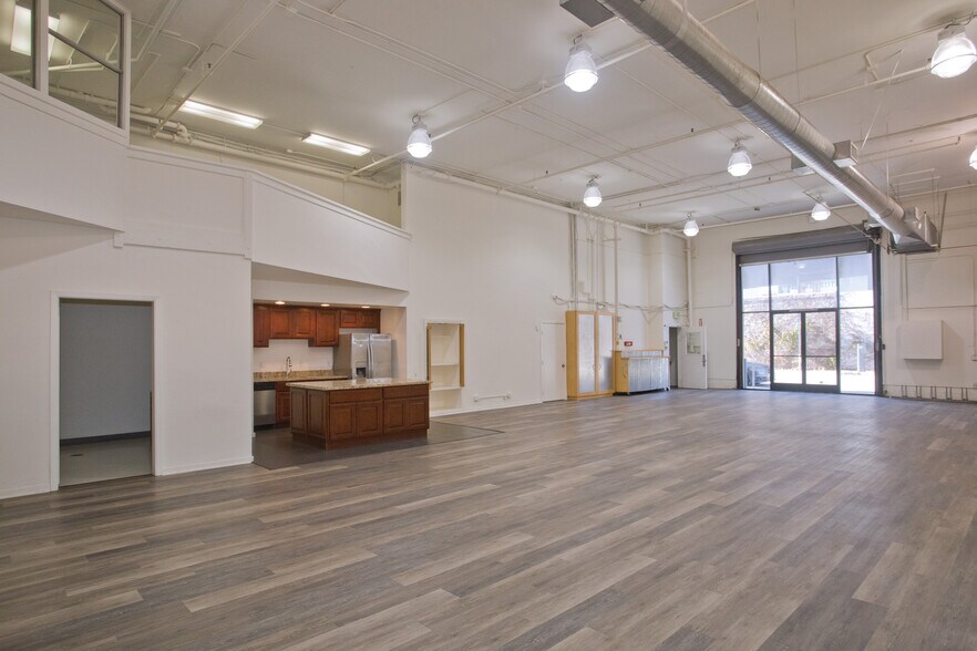 More Photos Of 133-135 Stillman St, San Francisco Research And Development For Lease