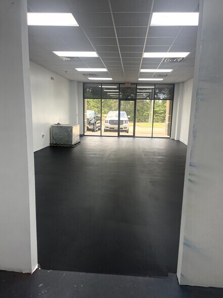 More Photos Of 13510-13520 Perkins Rd, Baton Rouge Storefront Retail Office For Lease