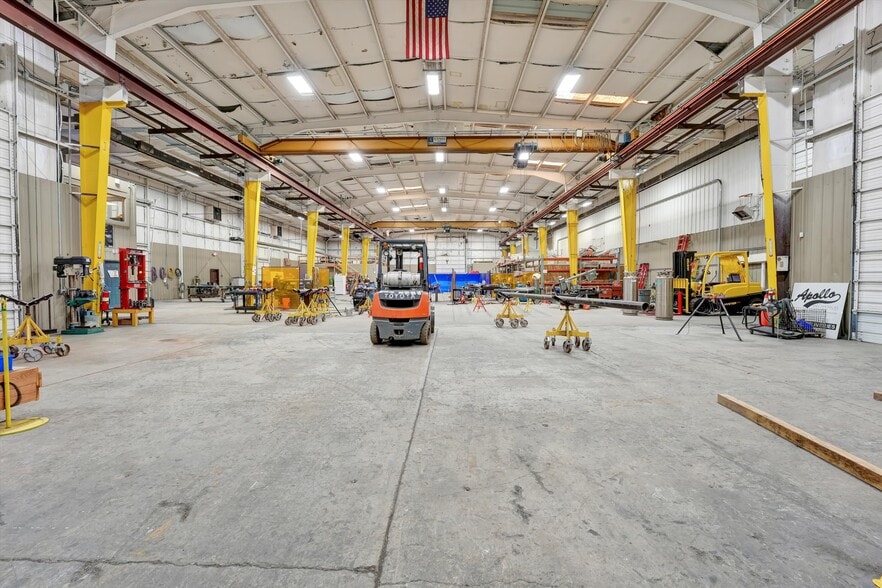 More Photos Of 100 Meco Ln, Oak Ridge Warehouse For Lease