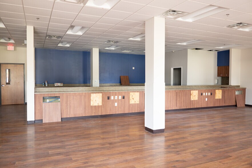 More Photos Of 3301 E US Highway 377, Granbury Storefront Retail Office For Lease