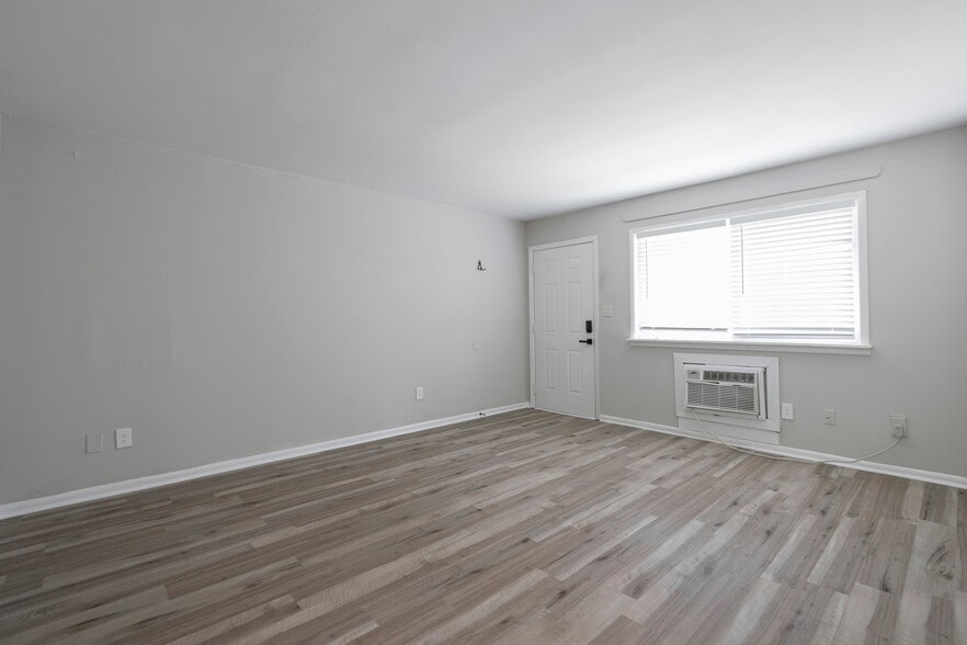 More Photos Of , Huntsville Multifamily For Sale