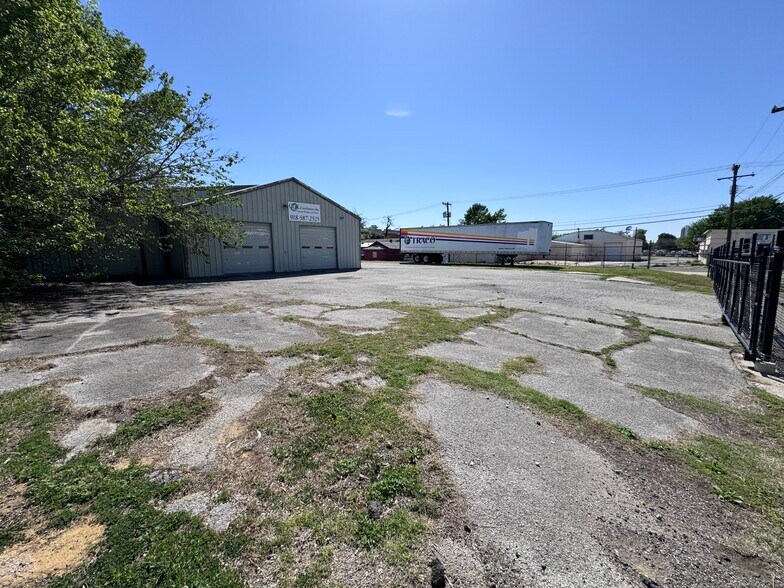 More Photos Of 1902 E 7th Pl, Tulsa Warehouse For Sale