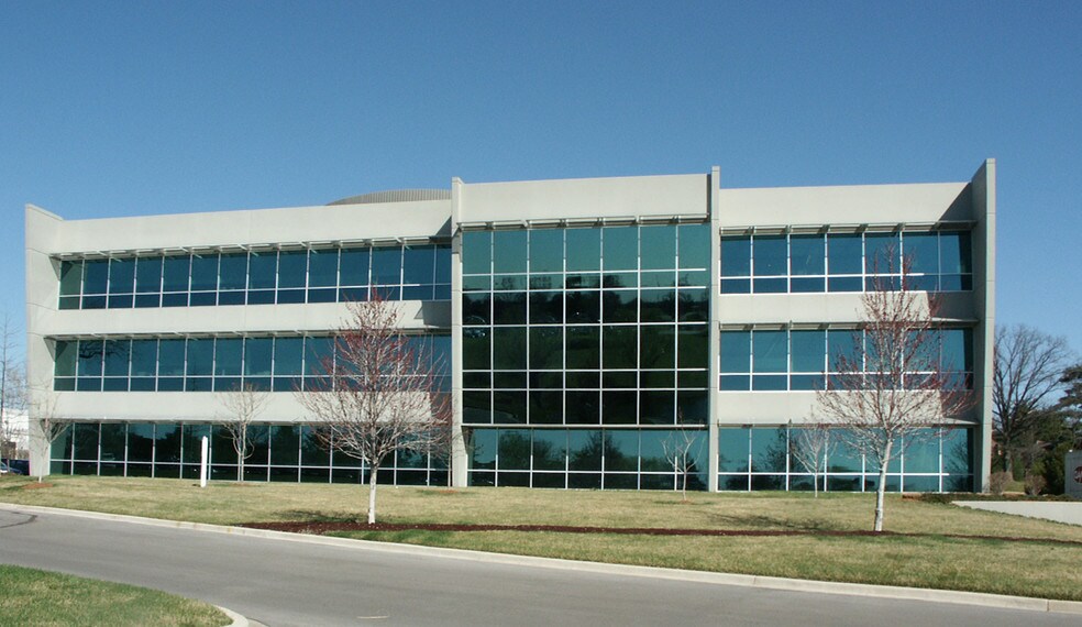 More Photos Of 2127 Innerbelt Business Center Dr, Overland Office For Lease