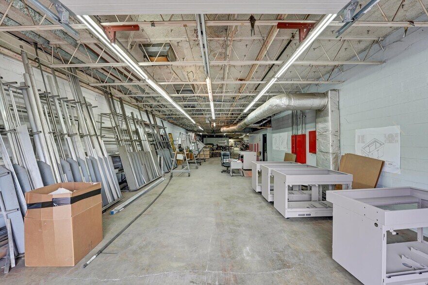 More Photos Of 1904 W Emory Rd, Powell Light Manufacturing For Sale