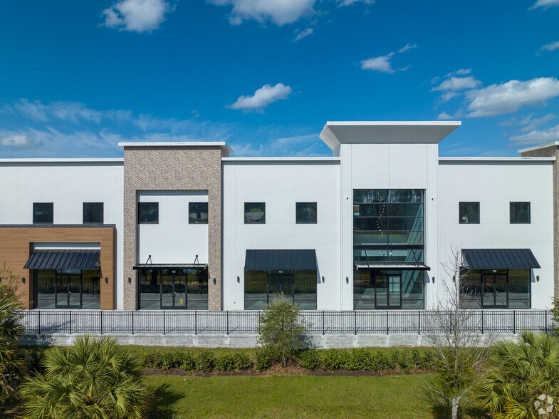 More Photos Of 1711 Amazing Way, Ocoee Storefront Retail Office For Sale