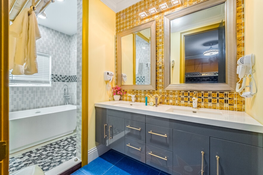 More Photos Of 1021 Fantasy Dr, Davenport Specialty For Sale