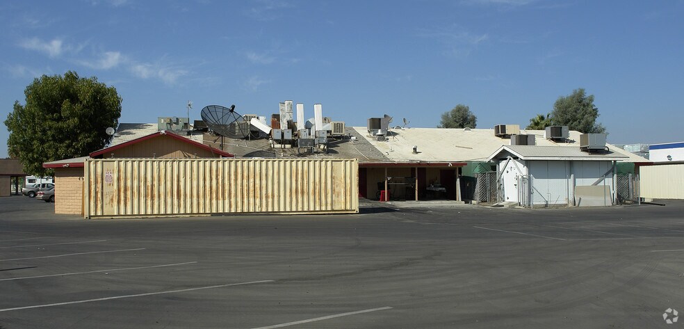 More Photos Of 4647 White Ln, Bakersfield Restaurant For Lease