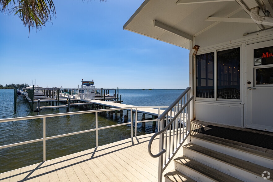 Primary Photo Of 806 Indian River Dr, Sebastian Marina For Sale