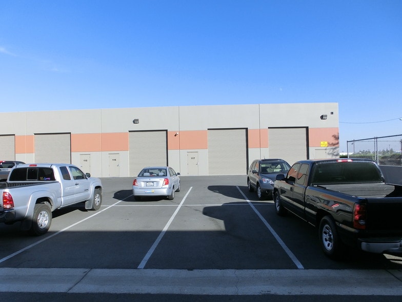 More Photos Of 1609 S Grove Ave, Ontario Warehouse For Lease