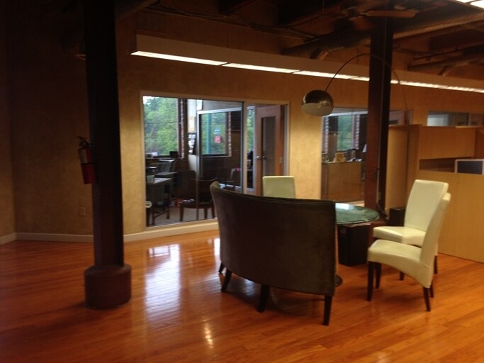 More Photos Of 1553-1557 Madison Ave, Memphis Storefront Retail Office For Sale
