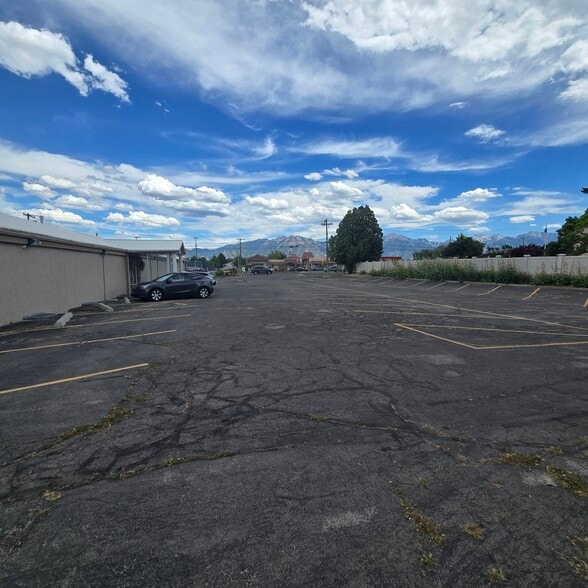 More Photos Of 3950 S Redwood Rd, Salt Lake City Freestanding For Sale