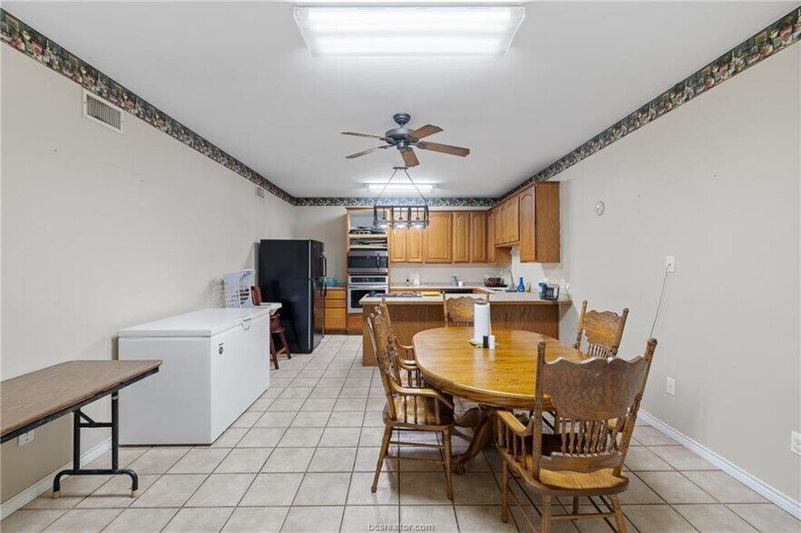 More Photos Of 108 San Jacinto Ln, Bryan Warehouse For Lease