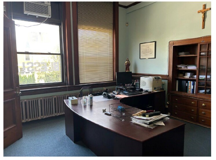 More Photos Of 91 Summer St, New Bedford Specialty For Sale