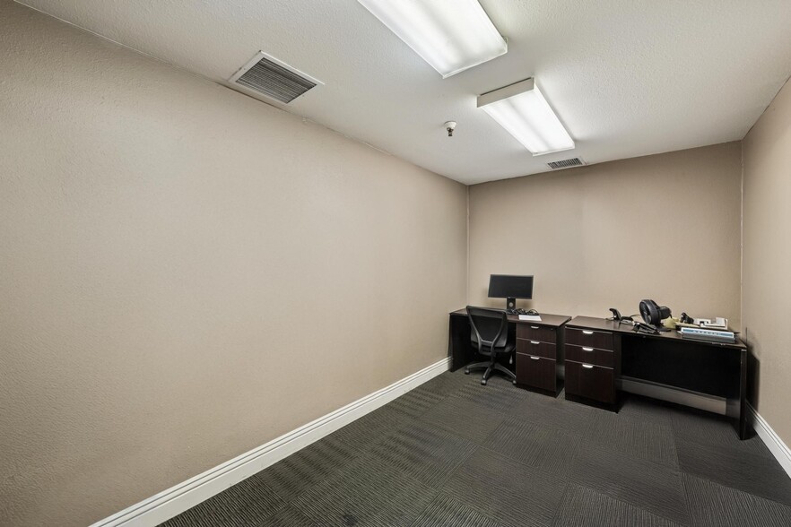 More Photos Of 5130 E Hunter Ave, Anaheim Warehouse For Sale