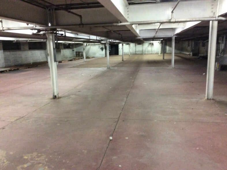 More Photos Of 24 Sheridan Ave, Clifton Warehouse For Sale