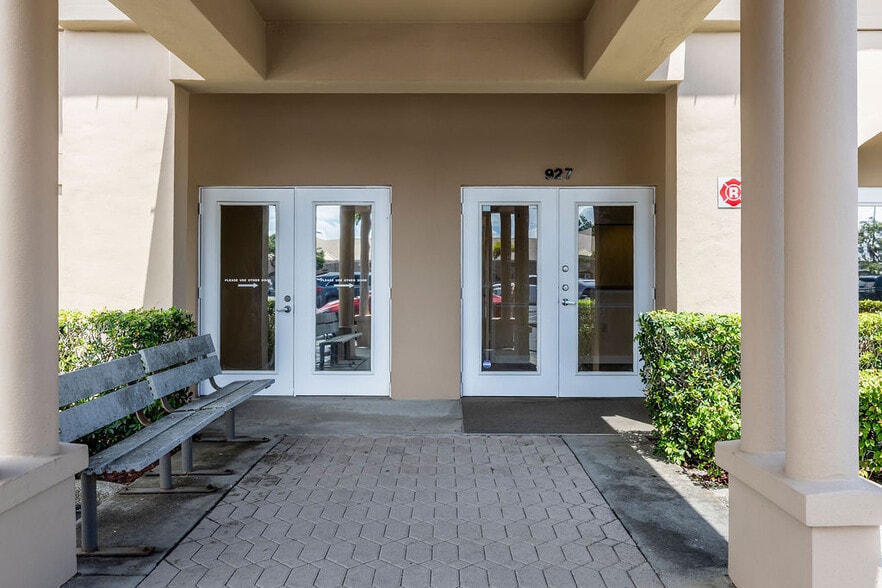 More Photos Of 923-931 37th Pl, Vero Beach Medical For Lease