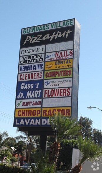 More Photos Of 12737 Glenoaks Blvd, Sylmar Storefront For Lease