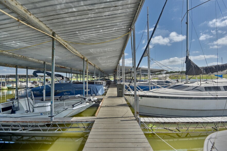 More Photos Of 505 Marina, Brenham Specialty For Sale