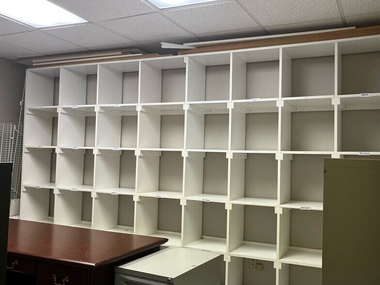More Photos Of 500 Sun Valley Dr, Roswell Office For Lease
