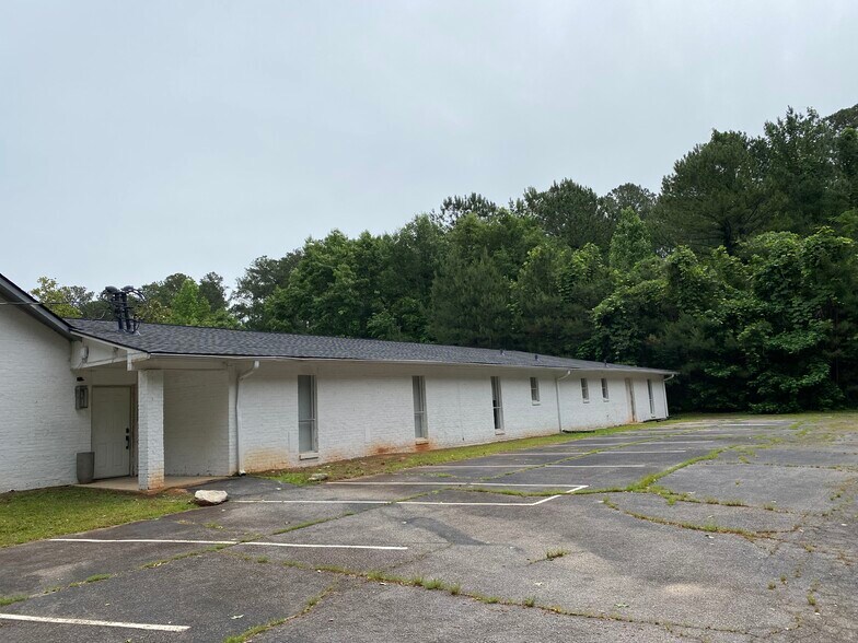 More Photos Of 4031 Rainbow Dr, Decatur Religious Facility For Sale