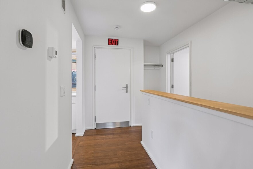More Photos Of 901 NE 23rd Ave, Saint Anthony Office For Sale