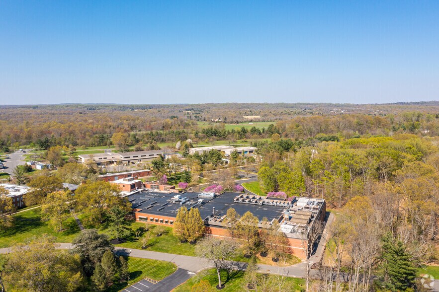 More Photos Of 311 Pennington Rocky Hill Rd, Pennington Unknown For Lease