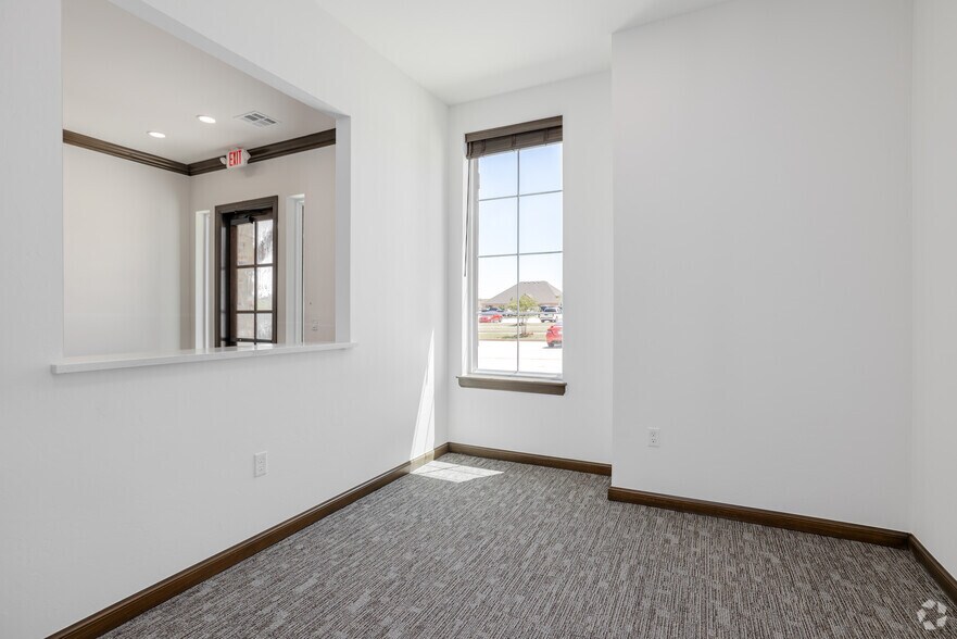 More Photos Of 2900 Washington Dr, Norman Unknown For Lease