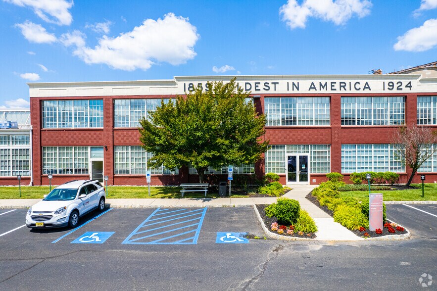 More Photos Of 300 American Metro Blvd, Hamilton Office For Lease